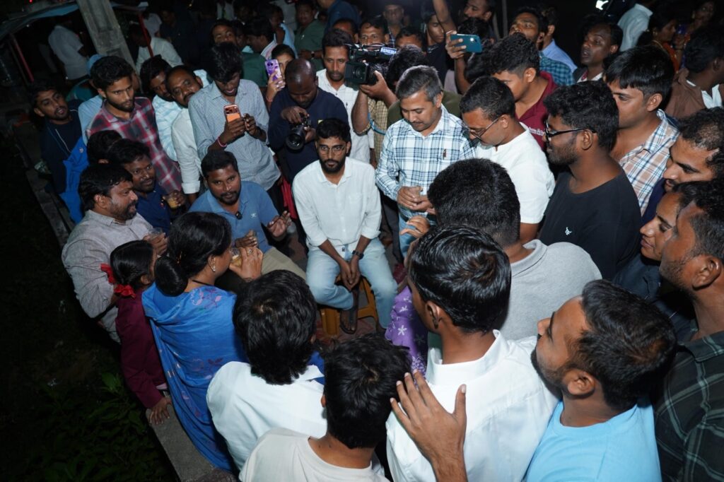 Kavitha during Chai Pe Charcha with Kakatiya University students