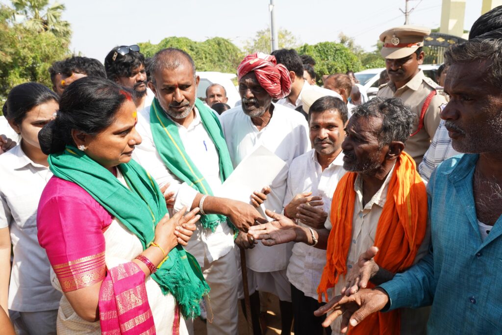 kavitha meets farmers of AIIMS
