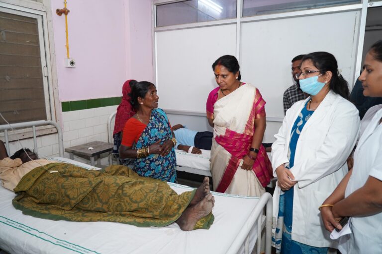Kalvakuntla Kavitha interacts with doctors and patients at Aleru CHC
