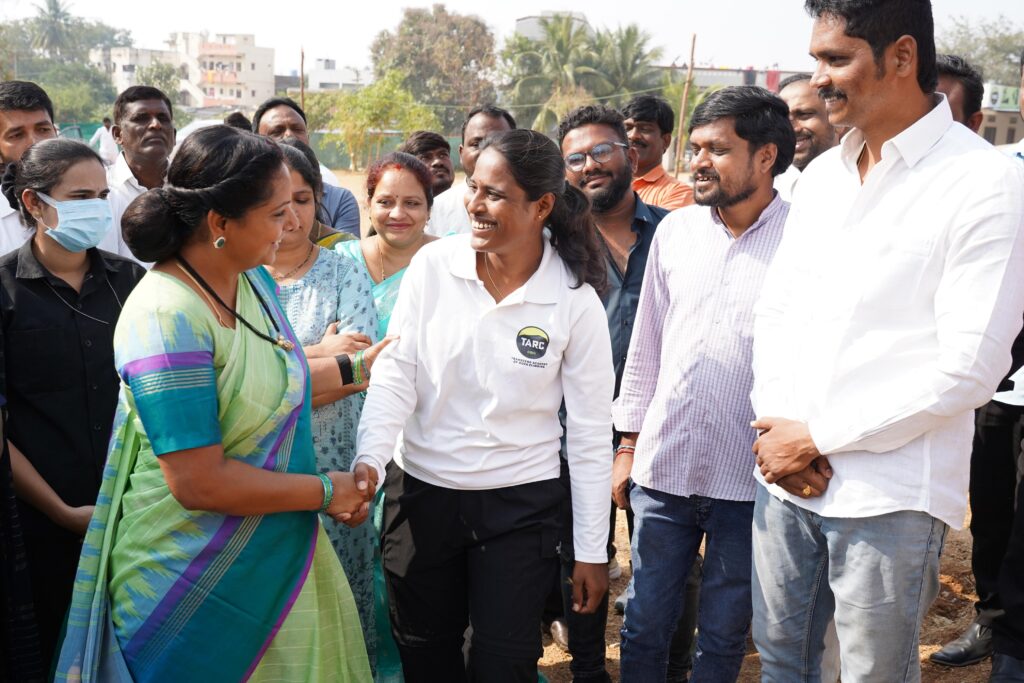 Kalvakuntla Kavitha meets rock climbing trainees at Bhuvanagiri Fort