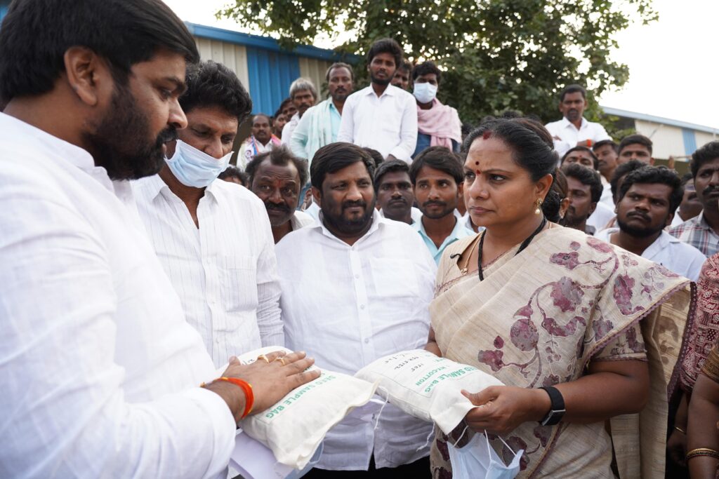 Kalvakuntla Kavitha meets cotton farmers at seed company in Gadwal