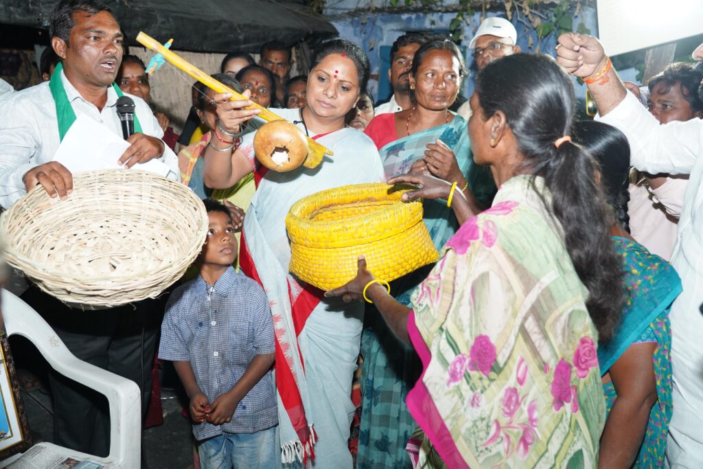 Kalvakuntla Kavitha meets Erukala community in Kollapur