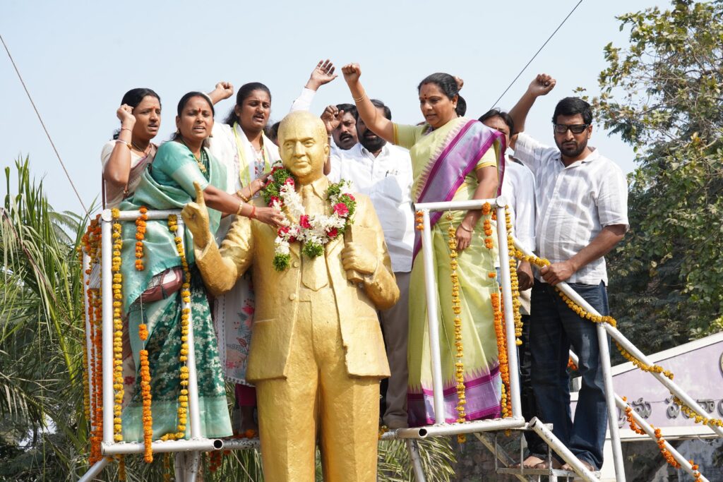 Telangana movement activists occupy government land in Manakondur under Kavitha’s leadership
