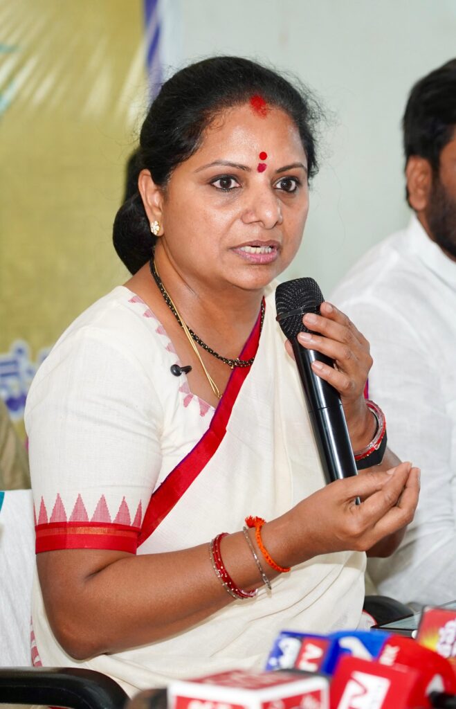 Kalvakuntla Kavitha highlights irrigation and education issues in Gadwal