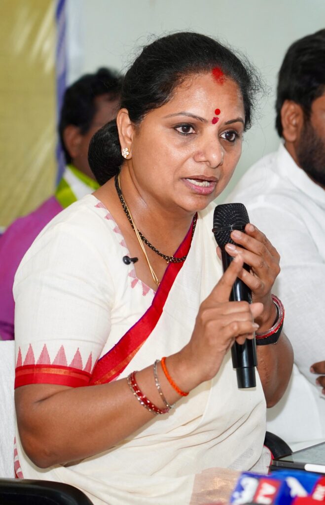 Telangana Jagruti leader Kavitha speaks on sand mafia in Gadwal