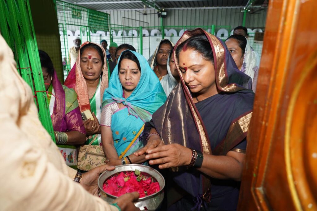 Kavitha visits dargah and goshala as part of Jagruti Janam Bata program