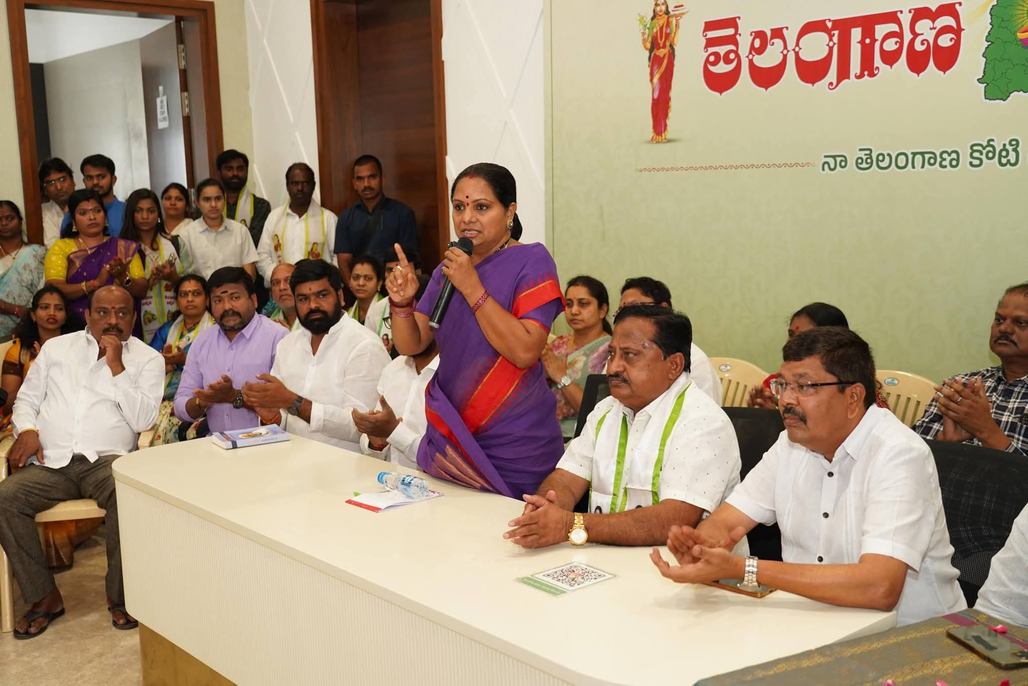 Kalvakuntla Kavitha addressing media on phone tapping probe at Telangana Jagruthi office