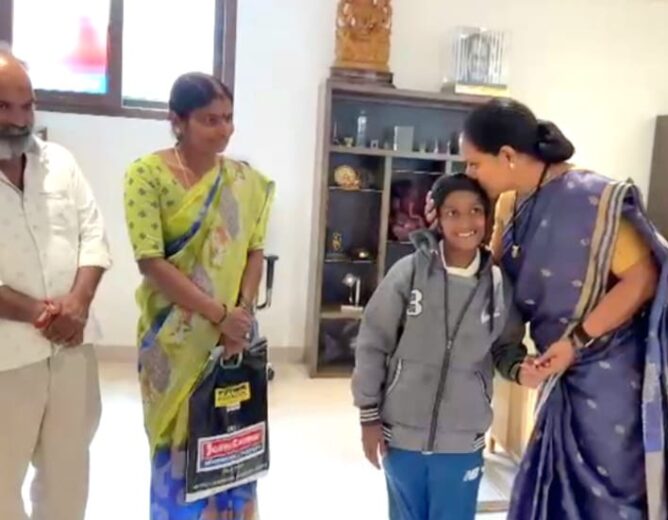 Kalvakuntla Kavitha meets heart patient child Shivanand at Telangana Jagruthi office