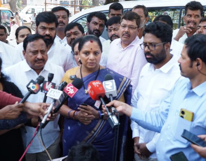 Kalvakuntla Kavitha reacting to Santosh Rao in the phone tapping case