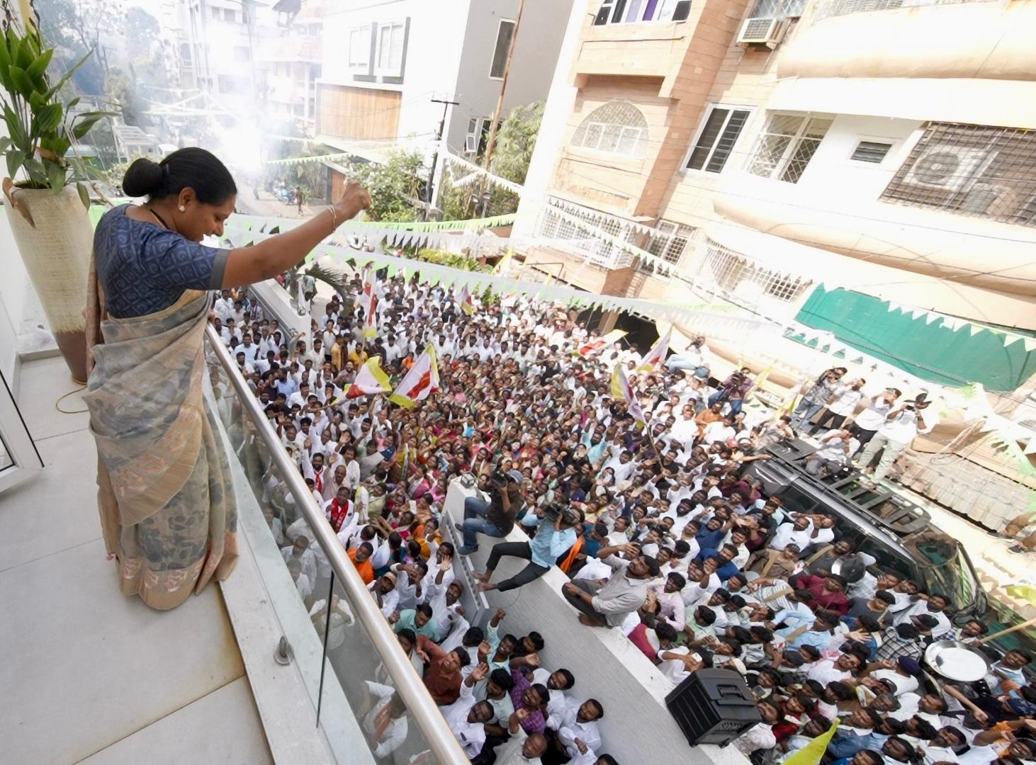 Kalvakuntla Kavitha addresses supporters at Telangana Jagruthi office