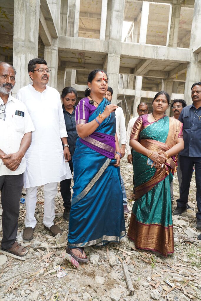 Incomplete 100 bed hospital in Tungaturthi inspected by Kavitha