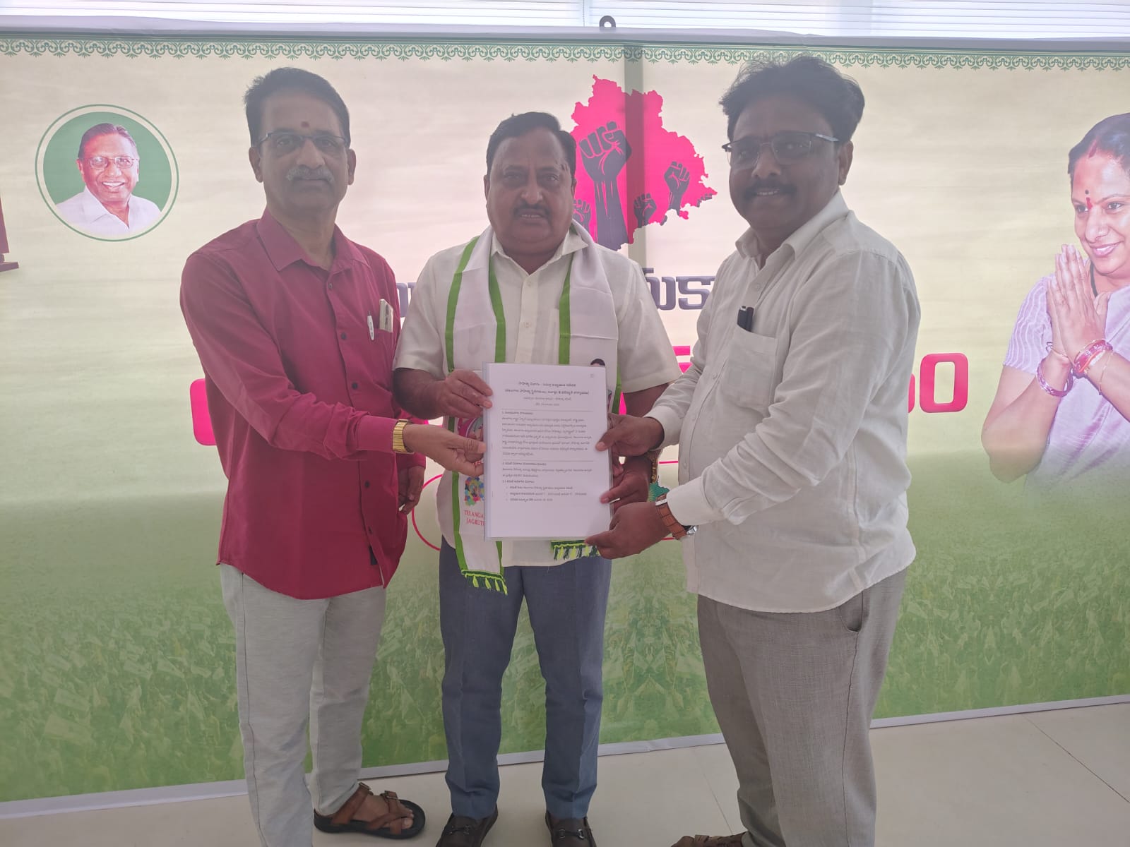 Literature committee report submission to Telangana Jagruthi
