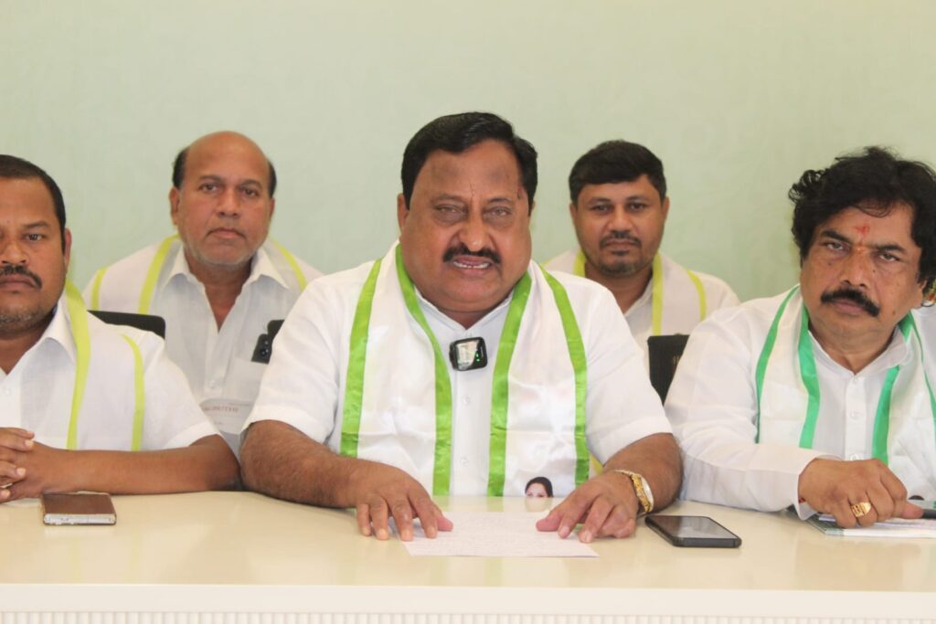 Telangana Jagruthi leaders warning RS Praveen Kumar