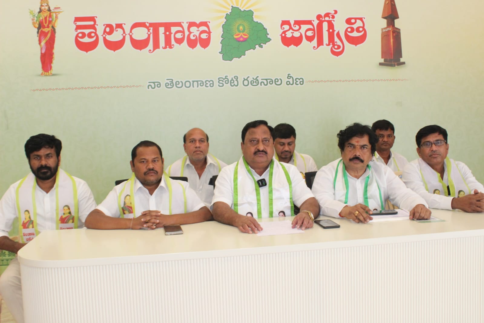 Telangana Jagruthi Issues Strong Warning to RS Praveen Kumar