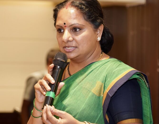 టీచర్ల మృతి అత్యంత బాధాకరం