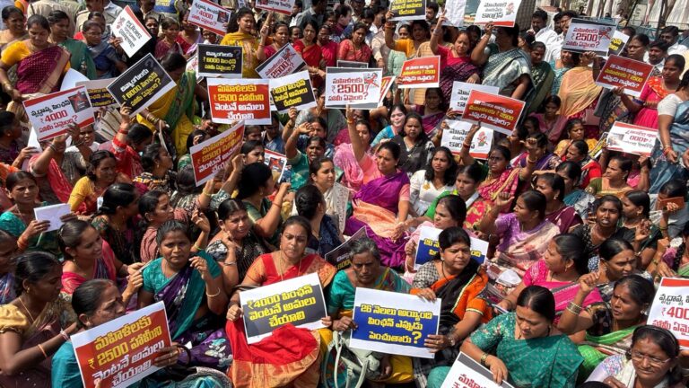 Kalvakuntla Kavitha leads Telangana Jagruthi protest at Praja Bhavan demanding ₹2500 monthly aid for women