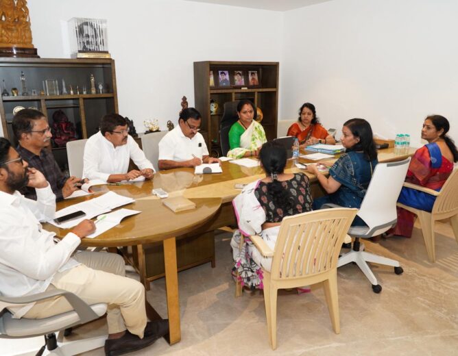 సమగ్ర తెలంగాణ లక్ష్యంగా అధ్యయన కమిటీలతో కవిత కీలక భేటీలు | Kavitha Begins Strategic Meetings for Comprehensive Telangana Growth