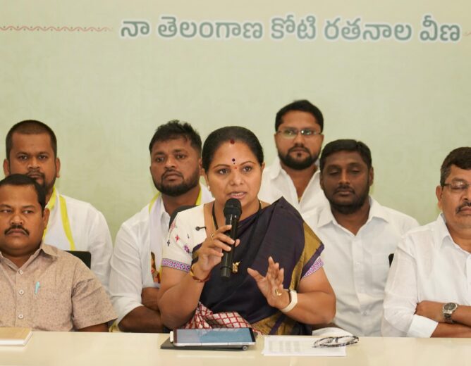 కేంద్రాన్ని ప్రశ్నించలేని సీఎం రేవంత్ రెడ్డి