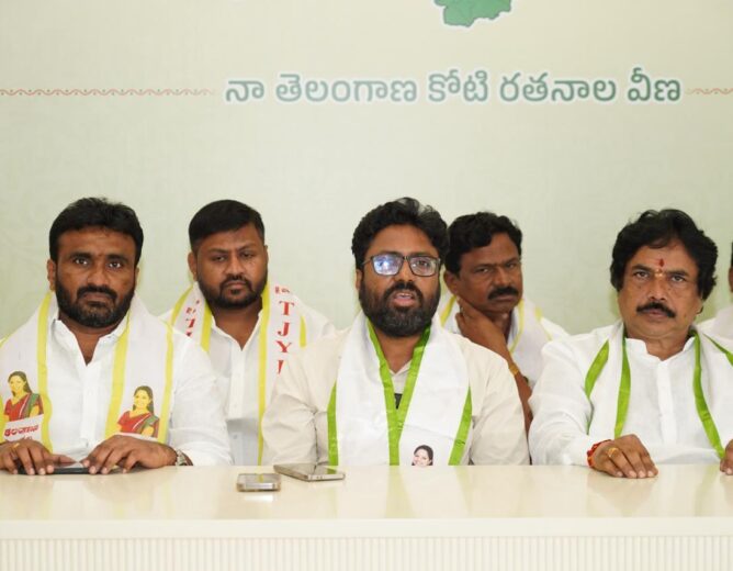 కాంగ్రెస్, బీఆర్ఎస్ డైవర్షన్ పాలిటిక్స్