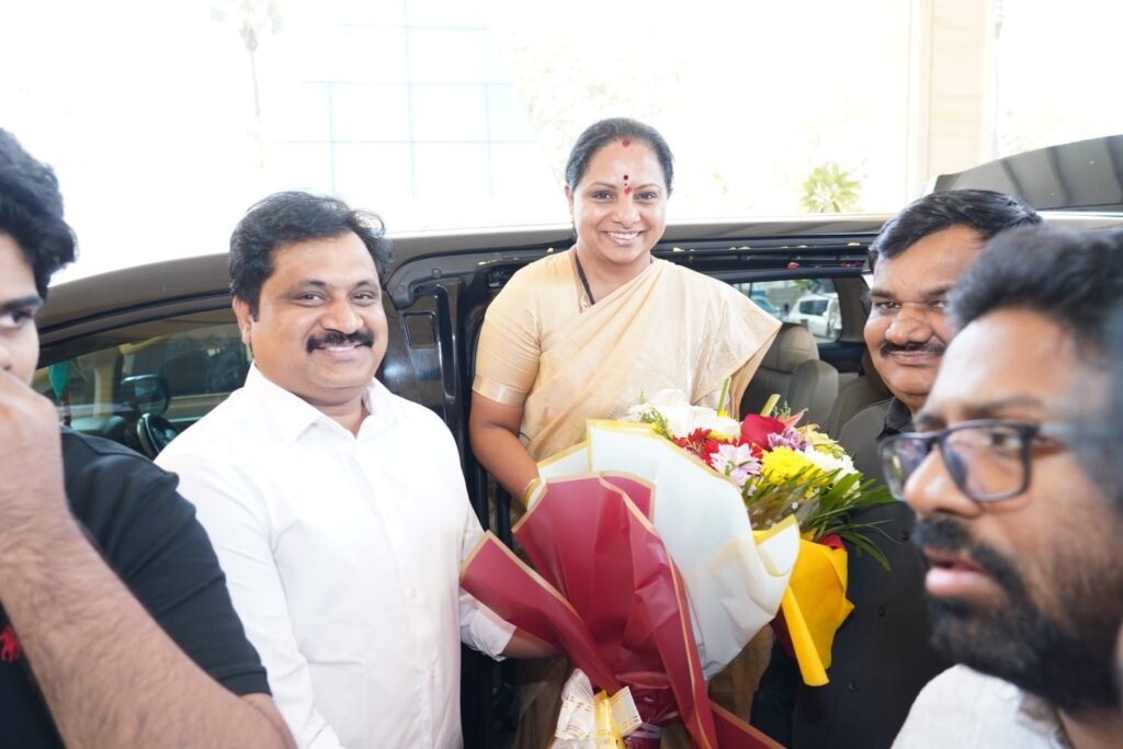 Kavitha receives grand welcome at Renigunta airport before Tirumala visit