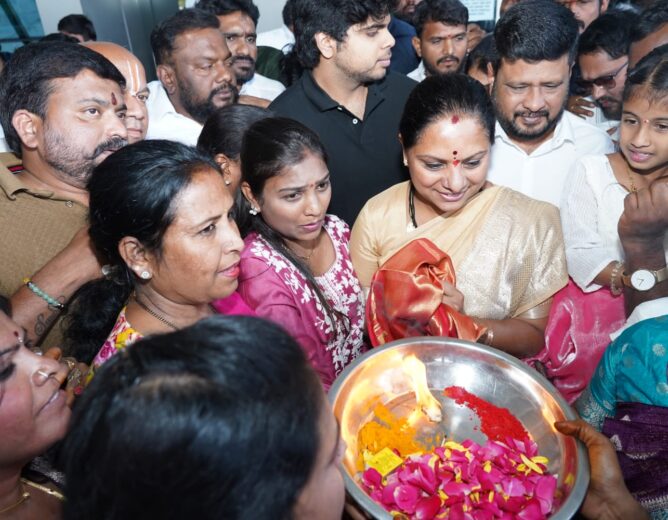 Kalvakuntla Kavitha arrives at Renigunta airport for Tirumala Venkateswara darshan