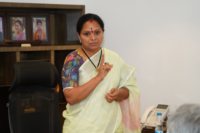 Telangana Handloom Workers Hit as Govt Cancels ₹105 Crore Uniform Orders, Says Kalvakuntla Kavitha