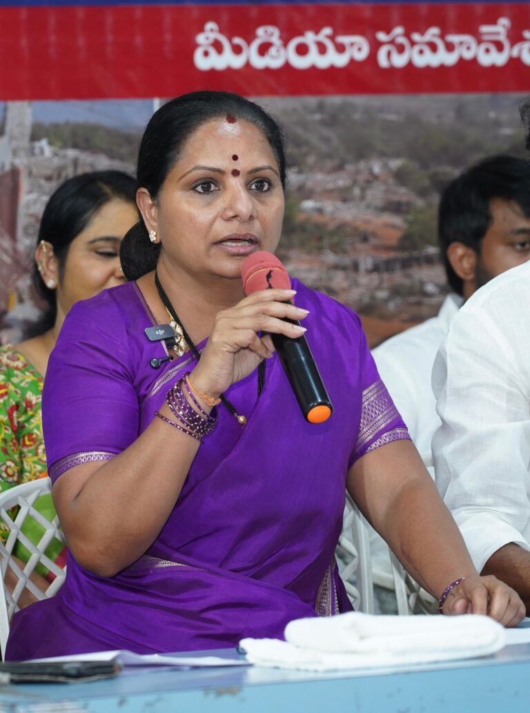 Kalvakuntla Kavitha addressing Telangana financial crisis citing CAG report and rising state debt