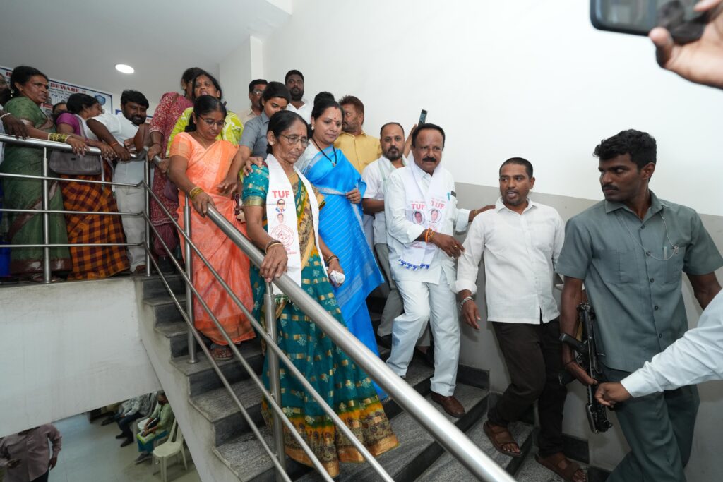 Kalvakuntla Kavitha shows support to Telangana activists detained during Hyderabad protest