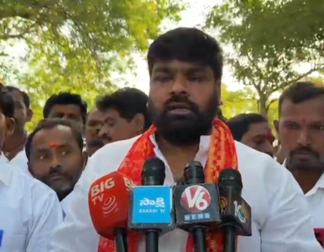 Leaders from Gadwal shift support to Kalvakuntla Kavitha, alleging failures of BRS and Congress governments in Telangana.