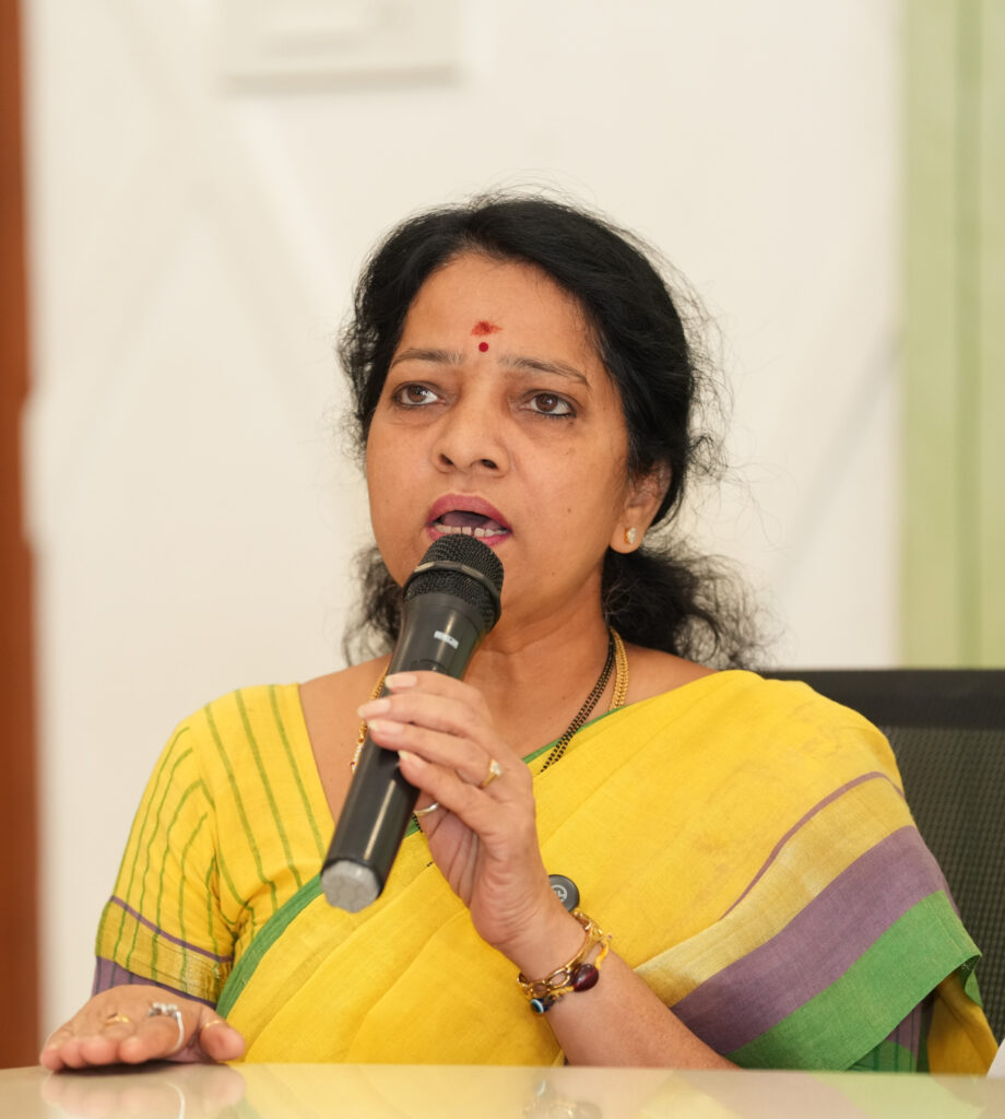 Telangana political tension as TRS leaders defend Kavitha and attack BRS leadership