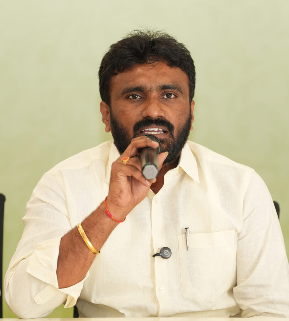 Telangana political tension as TRS leaders defend Kavitha and attack BRS leadership