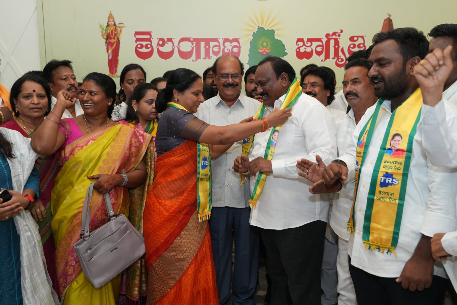 Former minister Boda Janardhan officially joined Telangana Rakshana Sena in Hyderabad. TRS chief Kalvakuntla Kavitha said the party is preparing a transformative development roadmap for Telangana while intensifying its fight for workers’ rights and social justice.