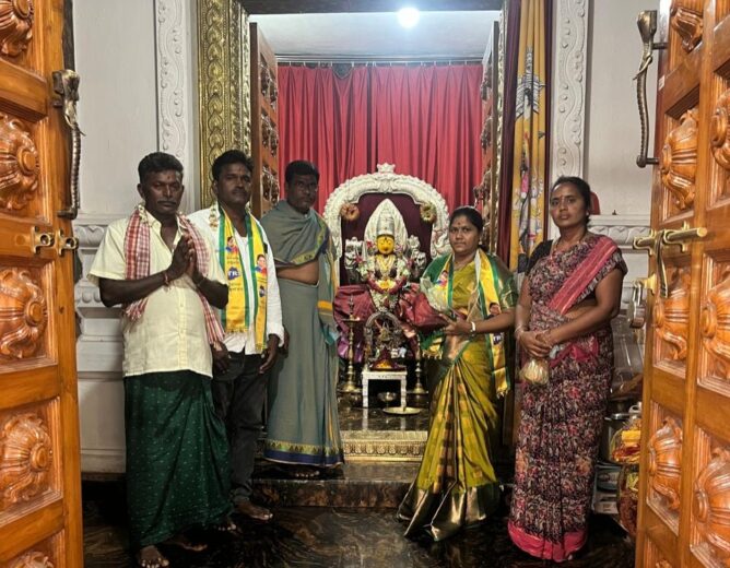 TRS leaders led by Surarapu Krishnaveni performed special prayers for K Kavitha at Dandumaisamma Temple, wishing her success in Telangana politics.