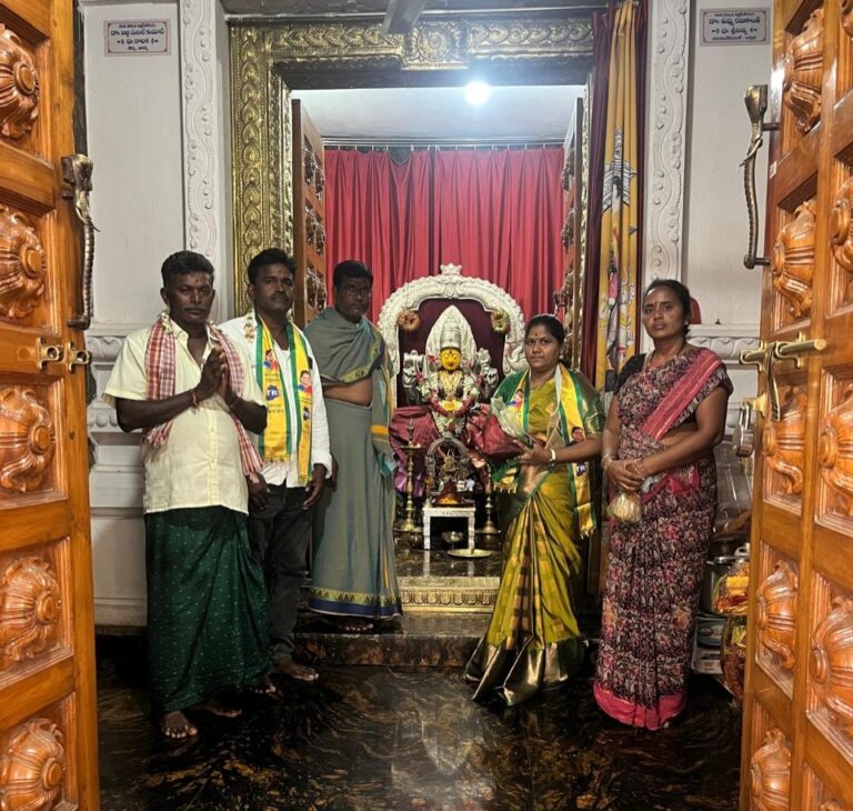 TRS leaders led by Surarapu Krishnaveni performed special prayers for K Kavitha at Dandumaisamma Temple, wishing her success in Telangana politics.
