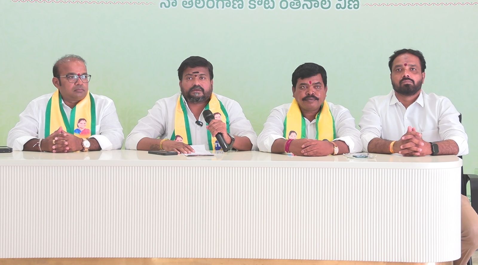 TRS leaders criticize KP Vivekananda and defend Kavitha, raising political tensions in Telangana