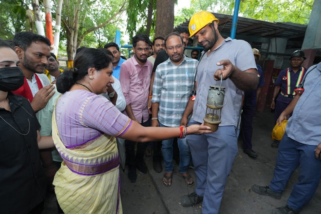 K Kavitha addressing Singareni workers at Kasipet Mine-1 during the Baayi Bata programme in Mandamarri