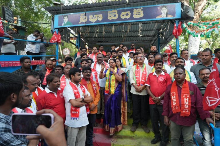 Kalvakuntla Kavitha addressing Singareni workers during the Baayi Bata programme at Godavarikhani, highlighting workers' welfare, coal block allocation and mining issues.