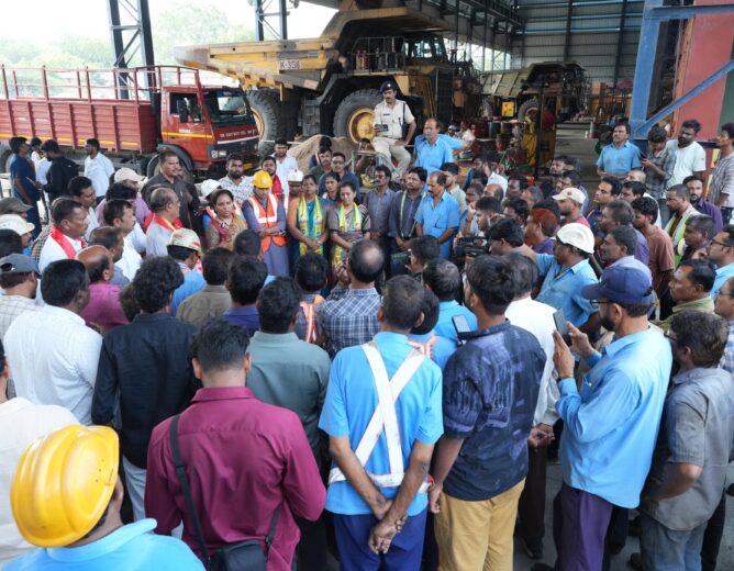 Kavitha Apologises to Singareni Workers, Promises Reforms on PHD Benefits and Dependent Jobs