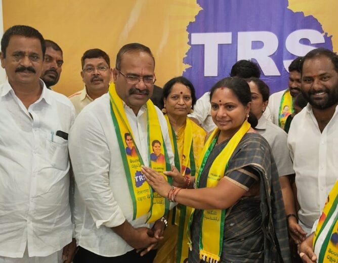Kalvakuntla Kavitha welcomes former BJP leader Nemalikonda Venumadhav into Telangana Rakshana Sena in Hyderabad