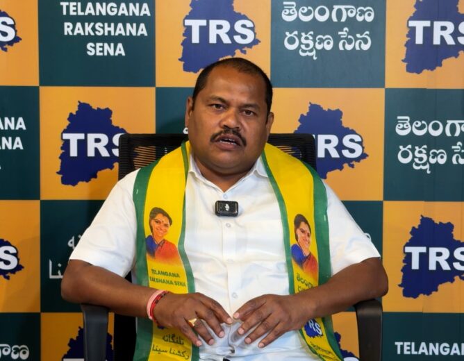 TRS Party leader Kamera Naveen Kumar criticised the Telangana government's handling of interstate river disputes and called for stronger protection of Telangana's water rights.