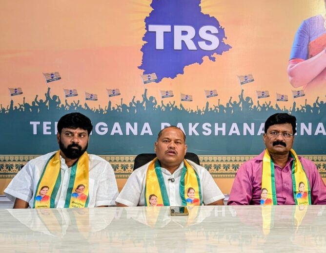 TRS Demands White Paper on Tummidihetti Barrage, Slams Revanth Reddy Over Maharashtra Talks