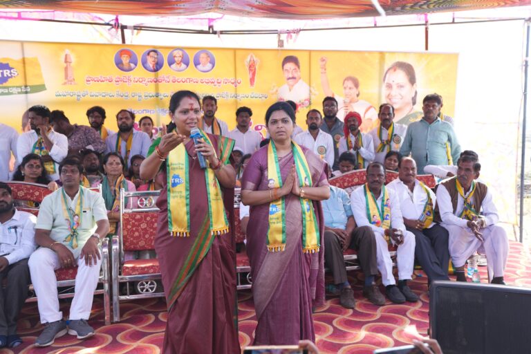 Telangana Rakshana Sena Chief Kalvakuntla Kavitha demanded immediate commencement of Tummidihetti project works, stating that a 148-metre agreement is already available and farmers cannot wait any longer