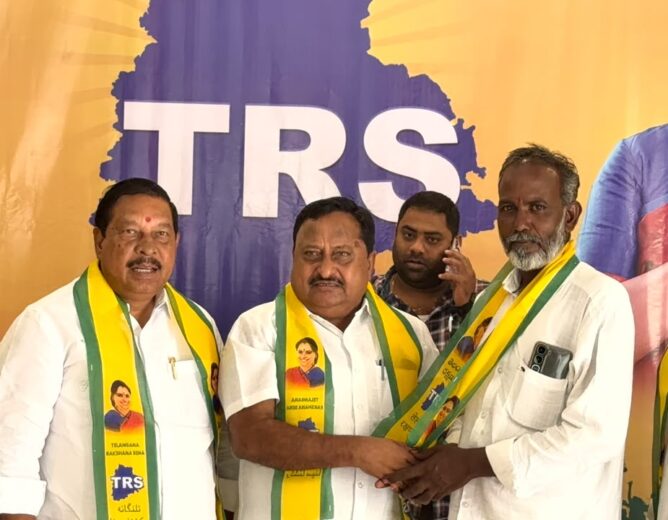 Senior tribal leaders from Bodh constituency joined Telangana Rakshana Sena (TRS) in Hyderabad, strengthening the party under the leadership of Rathod Bapurao and Roop Singh