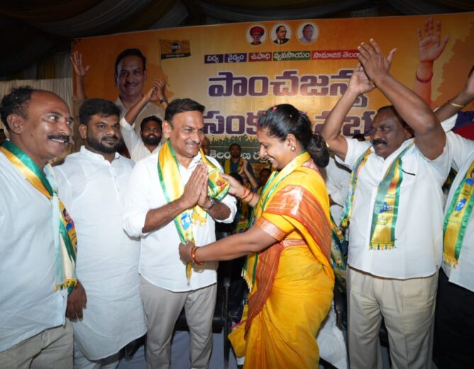 Kalvakuntla Kavitha Slams Revanth Reddy Government at Korutla Meeting 