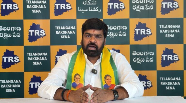 TRS leaders Gongalla Ranjith and Nemalikonda Venumadhav address media over Telangana activists issue in Hyderabad