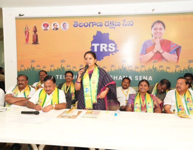 Kalvakuntla Kavitha Demands CBI, ED Probe into Chitrapuri Colony Row | చిత్రపురి కాలనీలో అక్రమాలపై సీబీఐ, ఈడీతో విచారణ జరిపించాలి